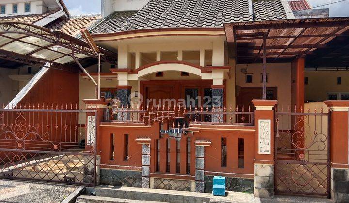 Rumah Terawat di Teluk2 Plaosan Dekat Araya 1