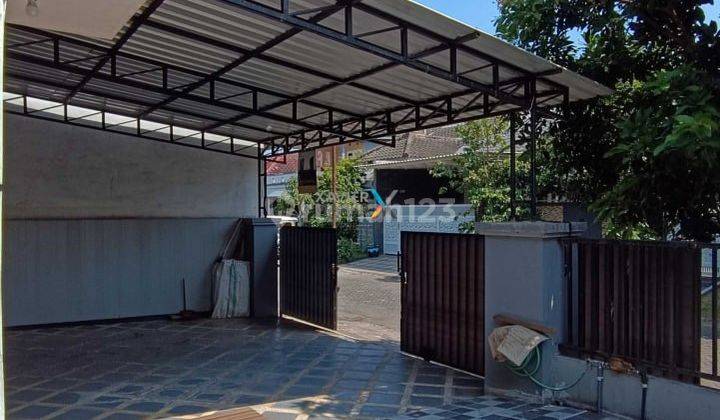 Rumah Minimalis 1 Lantai Terawat di Perumahan Araya Golf 2