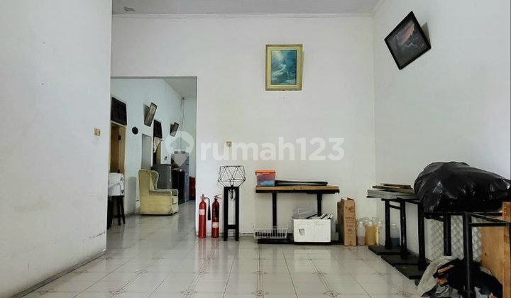 Rumah Besar Klasik Tengah Kota di Indragiri Purwantoro 2