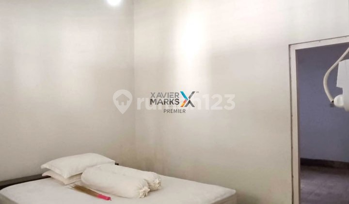 Well-Maintained Classic House in the Islands Area of Klojen, Malang 2