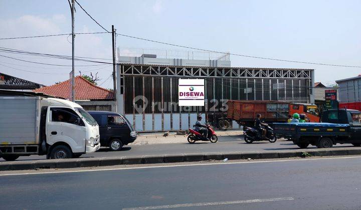 Disewakan Ruko Besar 2 Lantai + Rooftop Di Bekasi Barat 1