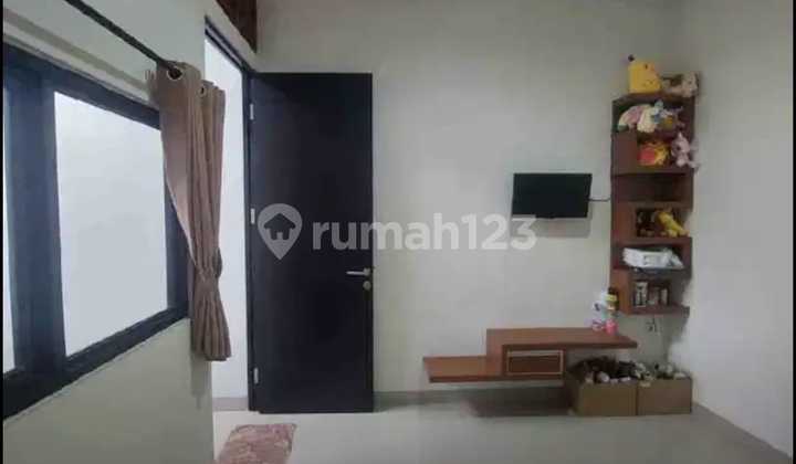 Dijual Rumah Full Furnished di Komp Essence Park, Jatibening Baru