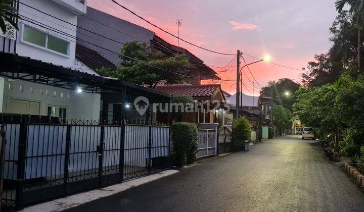 Rumah furnish 2 lantai di Taman Buaran Indah Jakarta Timur 1