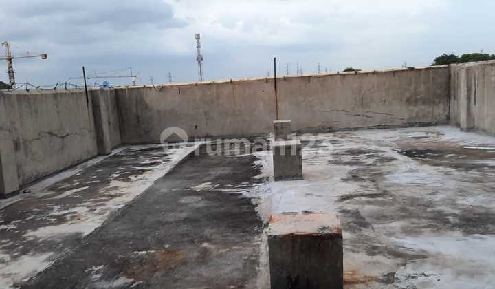 For Rent: Shop House on Narogong Main Road, Bekasi 2