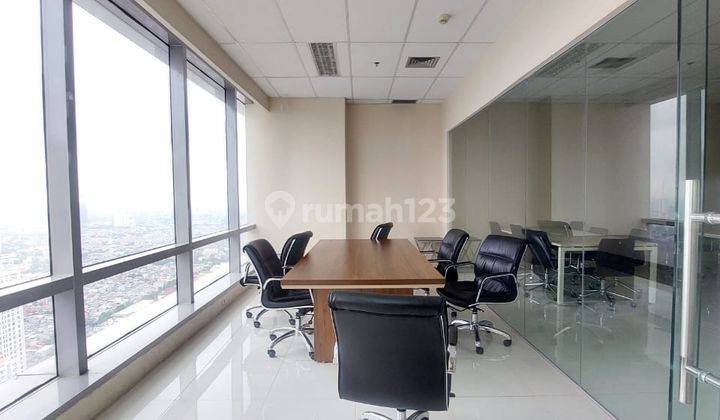 Disewakan Ruang Kantor Soho Capital Tanjung Duren Lantai Tinggi 1