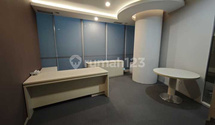 Ruang Kantor Mewah Kuningan City - Furnished, Lokasi Strategis