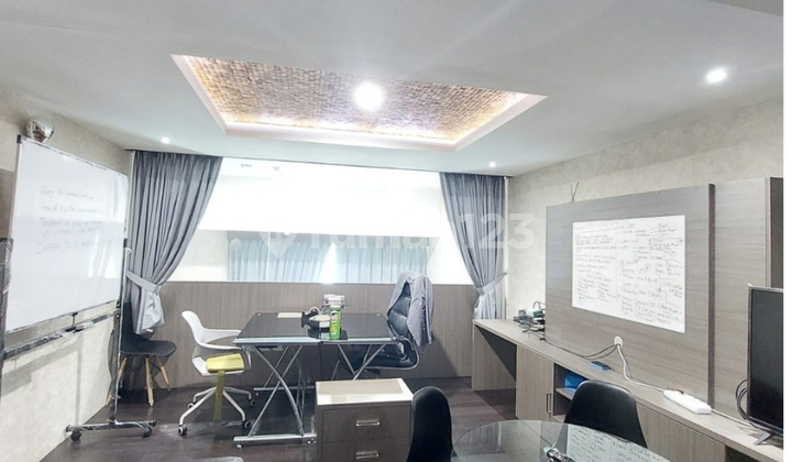 Rent Office Neo Soho 102.6M2 - Fully Furnished