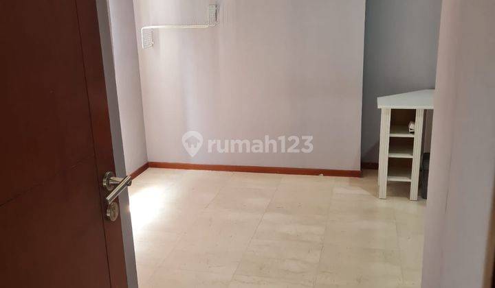 Disewakan Apartemen Royal Mediterania Garden, Semifurnished 1