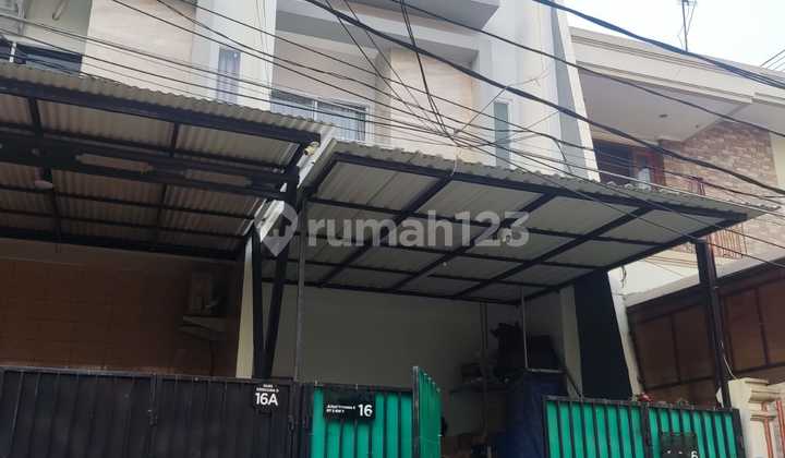 Rumah Dijual - 3,5 Lantai di Duri Kencana, Kebon Jeruk, Jakarta Barat