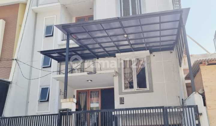 Dijual 3 Lantai Non Furnish, 5 BR Di Pluit Jakarta Utara 1