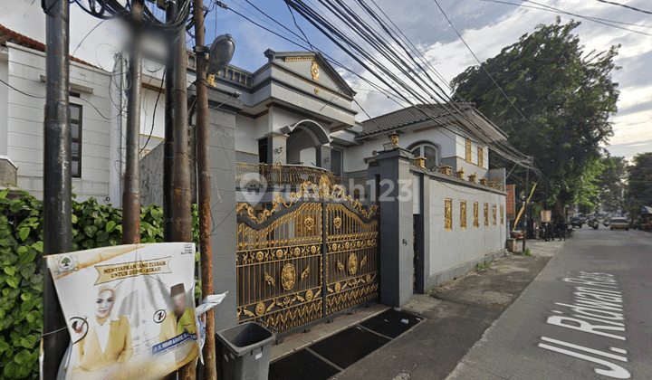 Rumah Mewah 2 Lantai Jl M I Ridwan Beji Depok 1