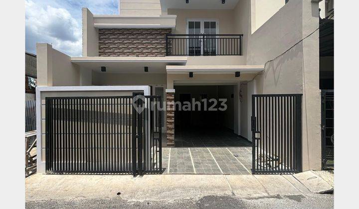 Rumah di sewa cocok buat tinggal dan kantor lokasi strategis  1