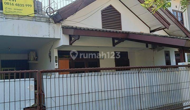 Rumah  di Jl Malaka Utara Duren Sawit 2