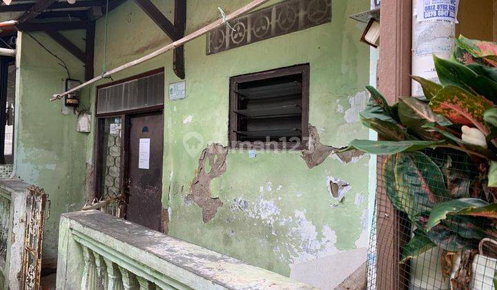 di Dijual Rumah Ada 2 Bangunan
 

lt. 115 M
lb. 105 M
ada 2 Rmh 
rmh 1
kt. 2
km.1
ruang Tamu
ruang Makan
dapur
listrik 1200
ruang Jemur
ruang Keluarga 

rmh2
kt 1
km Dan Wc Pisah 
listrik 900
ruang Keluarga 
dapur

air Pam Msh Jd 1

gg. Jeruk Ii Rt 013 Rw 4