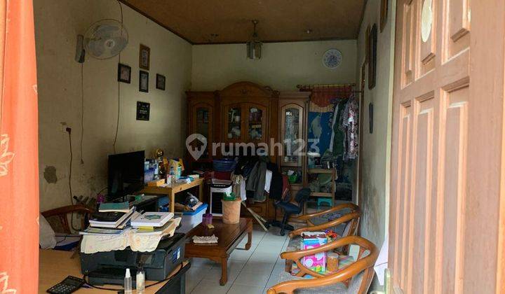di Dijual Rumah Ada 2 Bangunan
 

lt. 115 M
lb. 105 M
ada 2 Rmh 
rmh 1
kt. 2
km.1
ruang Tamu
ruang Makan
dapur
listrik 1200
ruang Jemur
ruang Keluarga 

rmh2
kt 1
km Dan Wc Pisah 
listrik 900
ruang Keluarga 
dapur

air Pam Msh Jd 1

gg. Jeruk Ii Rt 013 Rw 7
