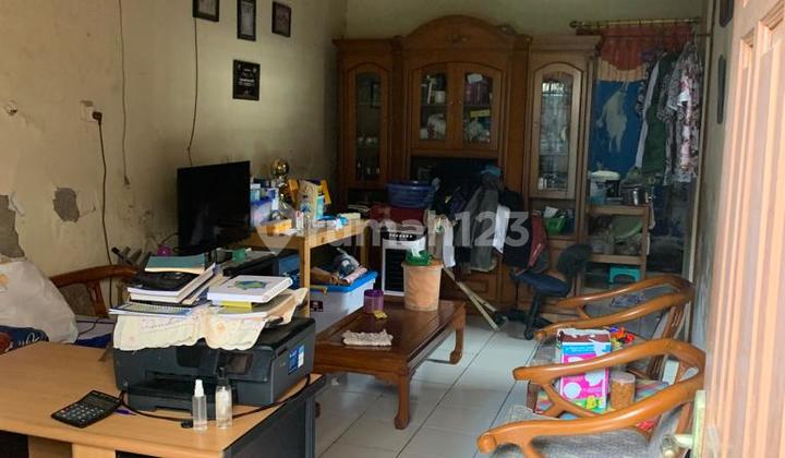 di Dijual Rumah Ada 2 Bangunan
 

lt. 115 M
lb. 105 M
ada 2 Rmh 
rmh 1
kt. 2
km.1
ruang Tamu
ruang Makan
dapur
listrik 1200
ruang Jemur
ruang Keluarga 

rmh2
kt 1
km Dan Wc Pisah 
listrik 900
ruang Keluarga 
dapur

air Pam Msh Jd 1

gg. Jeruk Ii Rt 013 Rw 8