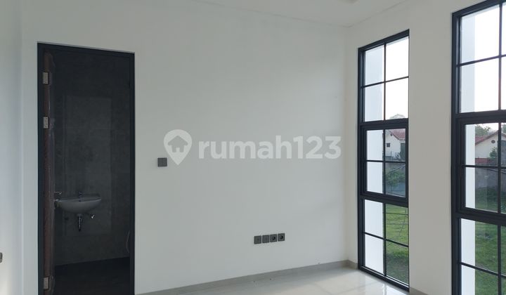 For Sale: New House in Pondok Hijau Gerlong Complex, Bandung, Excellent Condition 2
