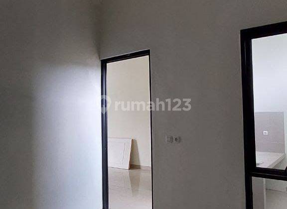 Rumah Bagus Unfurnished SHM Grand Wisata, Bekasi 2