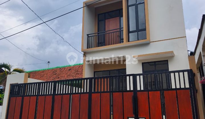 Rumah Modern 2 Lantai, Siap Huni, Istimewa di Kedungmundu Semaran 1