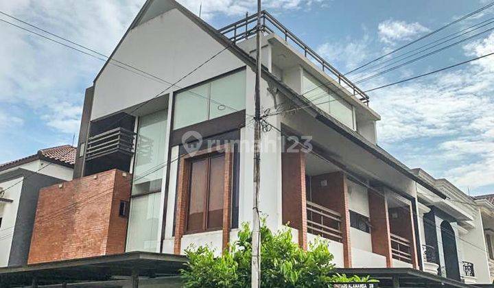 Rumah Di Jakarta Selatan 3 Lantai Bagus Siap Huni Dalam Cluster 1