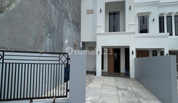 Rumah 2 Lantai Baru Di Cinere Estate Blok A, Cinere, Depok 1