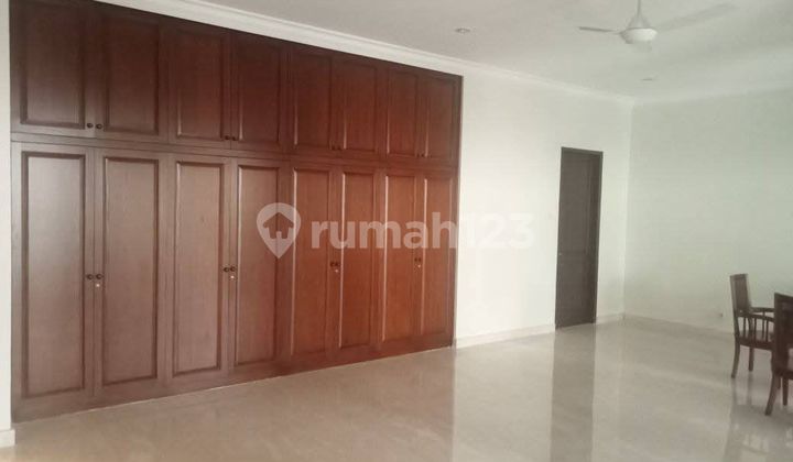 House for Sale on Jalan Siaga Raya, Pejaten, South Jakarta. Negotiable! 2