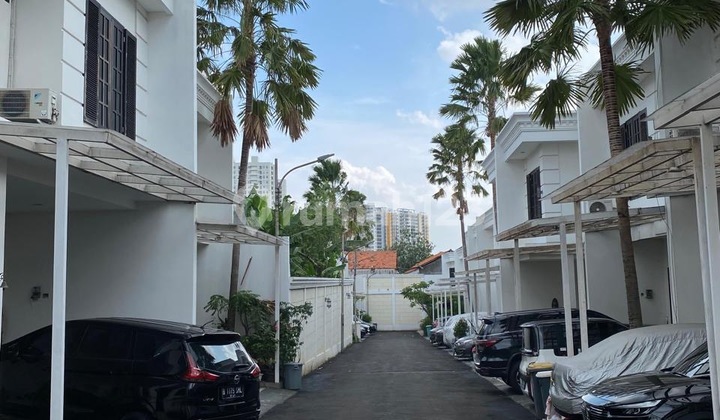 Rumah Dijual Jl Taman Sari Lebak Bulus, Jakarta Selatan. Nego