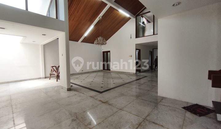 Rumah Disewakan Blok M Gor Bulungan. bisa untuk Kantor 2