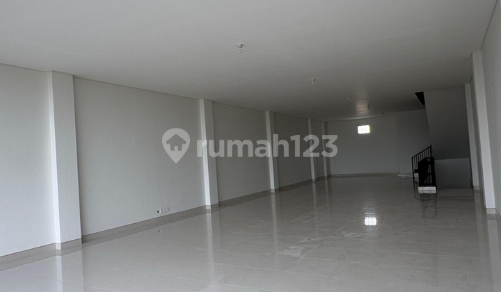 3-Story Shop House for Rent on Jl Bangka Raya, Kemang, South Jakarta 3-Story Shop House for Rent on Jl Bangka Raya, Kemang, South Jakarta