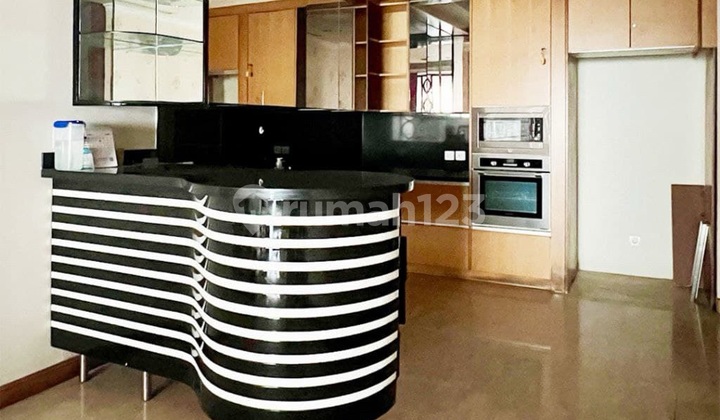 Apartemen Kempinski Residence 3 Kamar Tidur. Private Lift 2