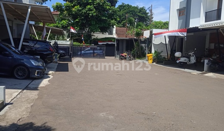 House in the Pinang Residence Complex, Deplu Raya 2