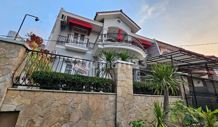 House in Puri Cinere Complex, Ready to Live In! Let's Negotiate!