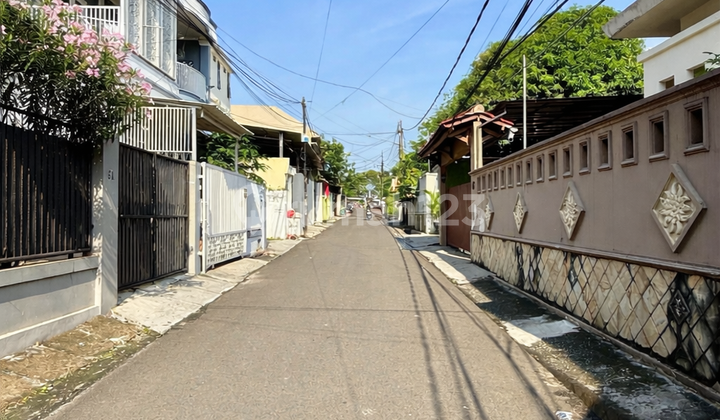 House for Sale Siaga 2, Pejaten, South Jakarta. In a Townhouse. 2