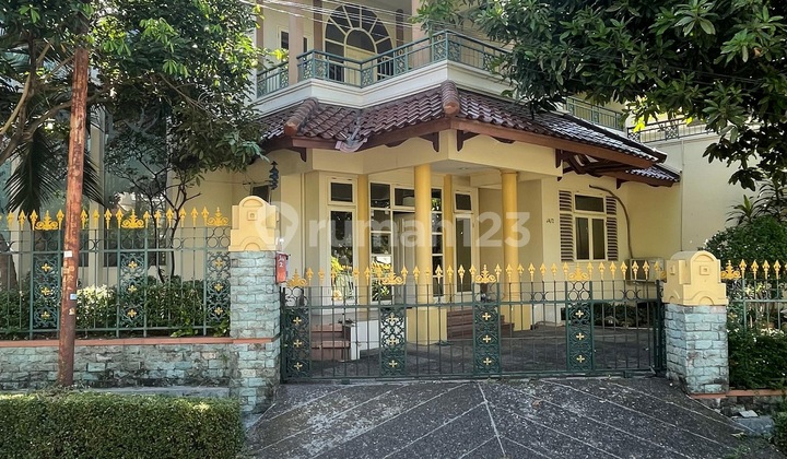 Rumah Dijual Bintaro Sektor-1. Ada Kolam Renang! Harga Nego 2