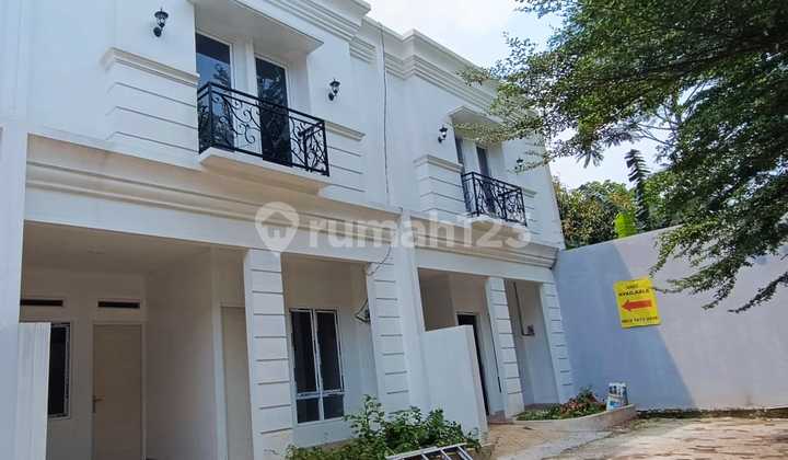 House in Gandul Cinere Depok, Within a Townhouse Near Facilities