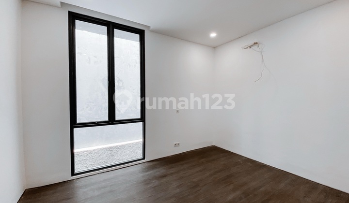 House in Bona Vista Lebak Bulus. South Jakarta. New! 2