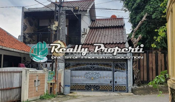 Rumah 2 Lt Semi Furnished Luas di Jatibening Baru Pd Gede Bekasi