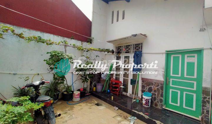 Ruko 2 Lt Strategis Pinggir Jalan Cocok Utk Usaha di Jatiwaringin 3