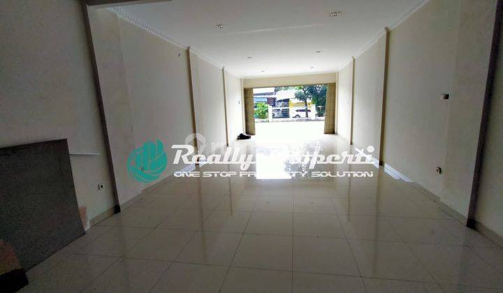 Ruko Gandeng 3 Lt di Komplek Ruko di Jalan Raya Hankam, Pd Melati 11