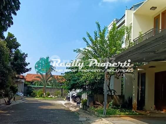 Rumah Semi Furnished 2 Lt di Perumahan Dkt Tol Jatibening Bekasi 2