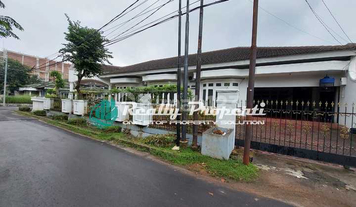 Luxury House Hook Position in Cipinang Indah Housing, East Jakarta 2