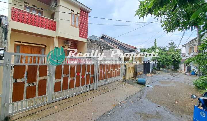 Rumah 2 Lt Di Komplek Dekat Jalan Raya di Jatimakmur Pd Gede Bks