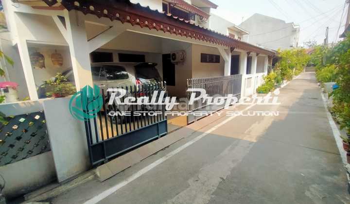 Rumah SHM Semi Furnished Posisi Sudut di Duta Kranji Bekasi 2