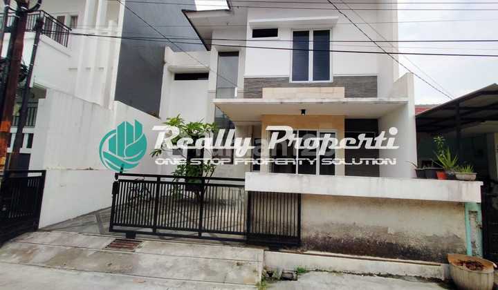 Two-Story House with Freehold Certificate, Strategic Location in Galaxy, Bekasi