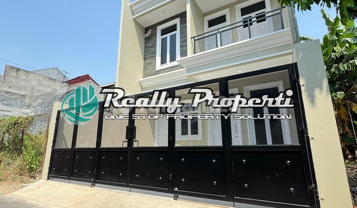 Rumah SHM Bagus 2,5 Lt semi furnished Duren Sawit Jakarta Timur 2