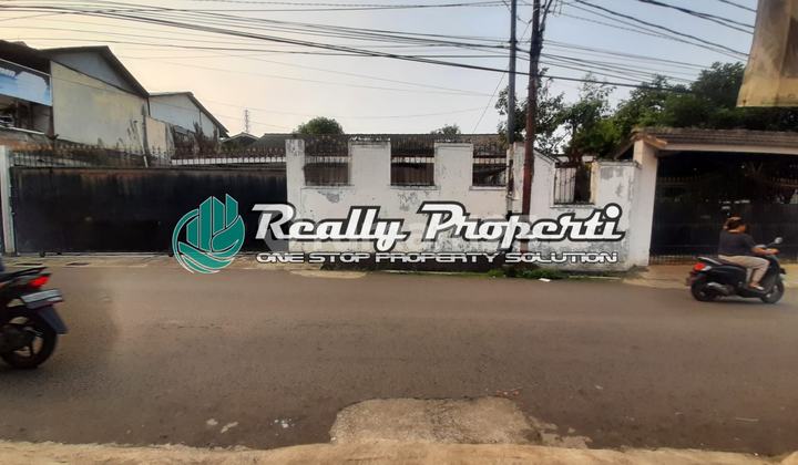 Rumah Halaman Luas Hitung Tanah di Dekat Tol Jatibening Bekasi