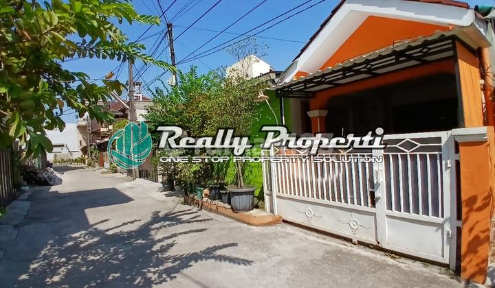 Rumah SHM di Komplek Dekat Sumarecon Bekasi Utara, Kota Bekasi 2