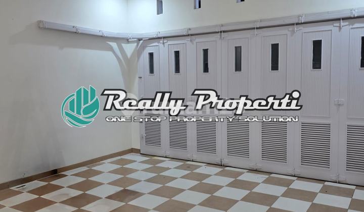 Rumah Komplek 2 Lt Semi Furnished di Duren Sawit Jakarta Timur 2