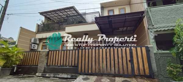 Rumah 2 Lantai Dalam Perumahan di Jatibening, Bekasi