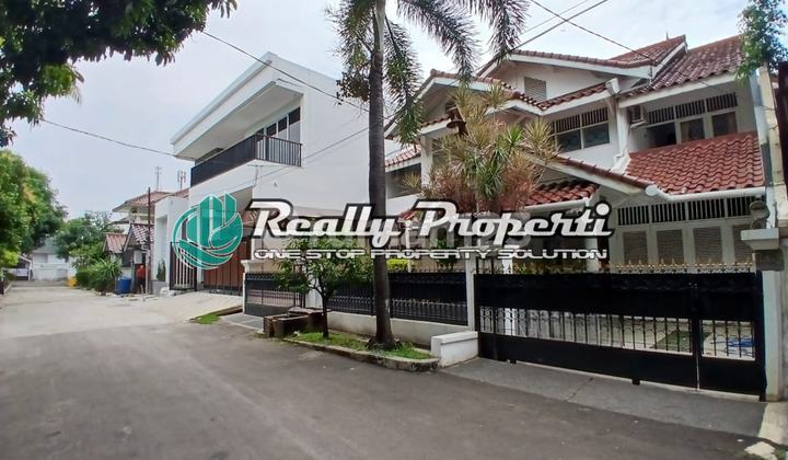 Rumah Komplek 2 Lt Semi Furnished Nyaman Di Jatiwaringin Bekasi 2